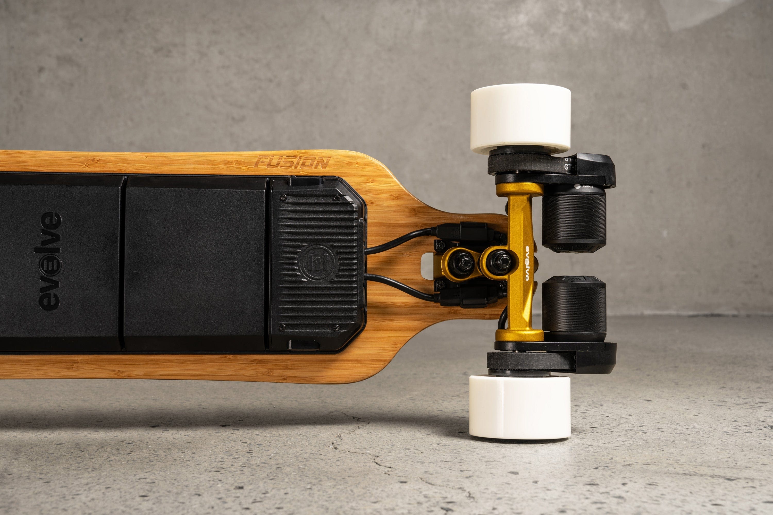 Evolve Fusion Street Electric Skateboard - Image 10