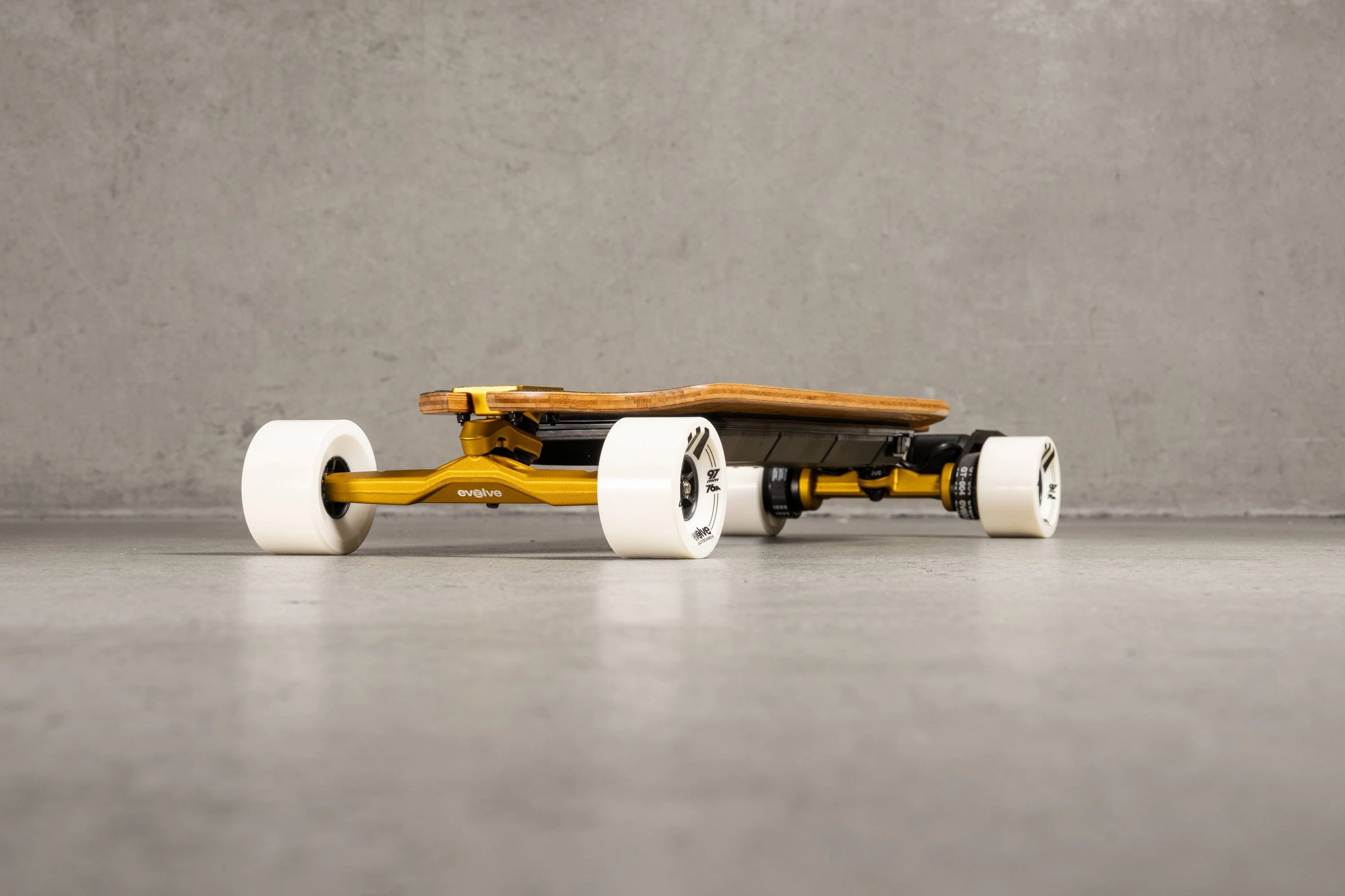 Evolve Fusion Street Electric Skateboard - Image 2