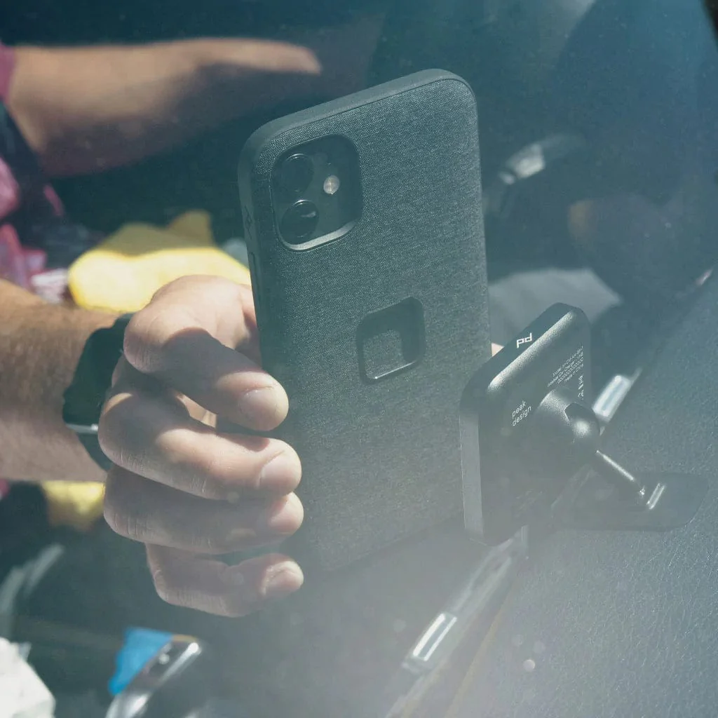 Peak Design Wireless Charging Car Mount - Image 3